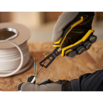 Stanley Dynagrip Striptang 150mm 3 Stanley Dynagrip Striptang 150mm - Afbeelding 3