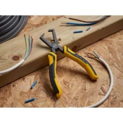 Stanley Dynagrip Striptang 150mm 10 Stanley Dynagrip Striptang 150mm -Gereedschap Verkoop 123 4419