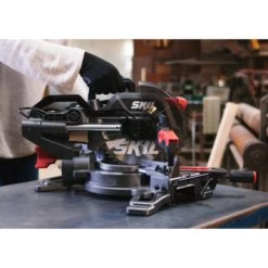 SKIL Afkortzaag / Verstekzaag 216mm Met Trekfunctie En Laser 1310AA 1600W + Snelklem -Gereedschap Verkoop 123 84