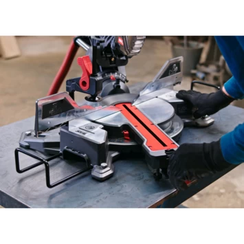 SKIL Afkortzaag /verstekzaag 254mm Met Trekfunctie, Laser En 'dual Bevel' Functie 1320AA 2000W + Snelklem 4 SKIL Afkortzaag /verstekzaag 254mm Met Trekfunctie, Laser En 'dual Bevel' Functie 1320AA 2000W + Snelklem - Afbeelding 4