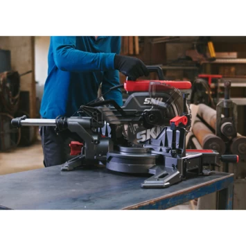 SKIL Afkortzaag /verstekzaag 254mm Met Trekfunctie, Laser En 'dual Bevel' Functie 1320AA 2000W + Snelklem 9 SKIL Afkortzaag /verstekzaag 254mm Met Trekfunctie, Laser En 'dual Bevel' Functie 1320AA 2000W + Snelklem - Afbeelding 9