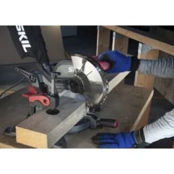 SKIL Afkortzaag / Verstekzaag 216mm 1305AA 1600W + Snelklem -Gereedschap Verkoop 123 982